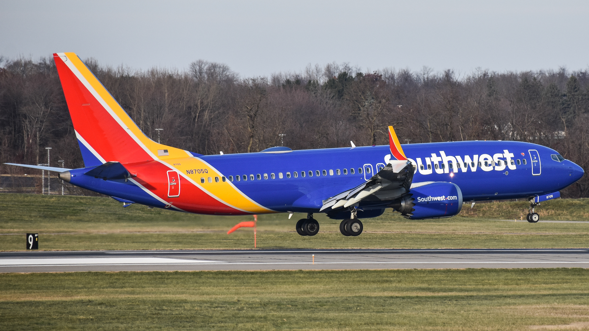 Photo of N8705Q - Southwest Airlines Boeing 737 MAX 8 at PIT